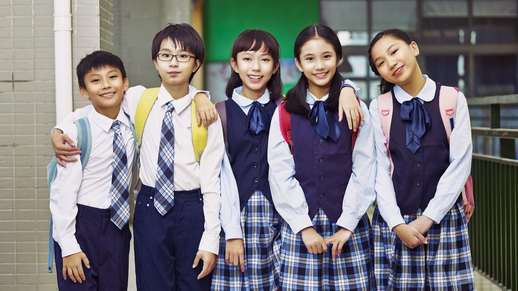 10 Differences Between Japanese And Western Schools Motto Japan Media Japanese Culture Living In Japan